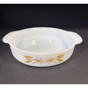 Vintage Anchor Hocking Fire King Golden Wheat Pattern Casserole Dish 8” #450